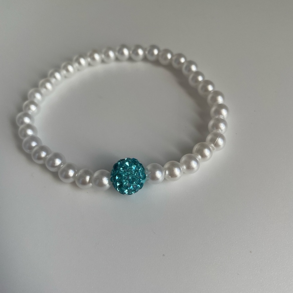 Pearl Bracelet with Blue Crystal Accent